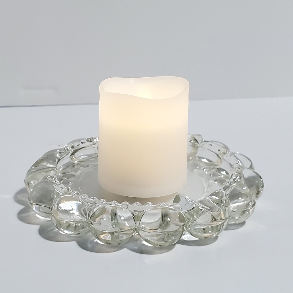 Vintage depression pressed glass bubble ashtray clear round